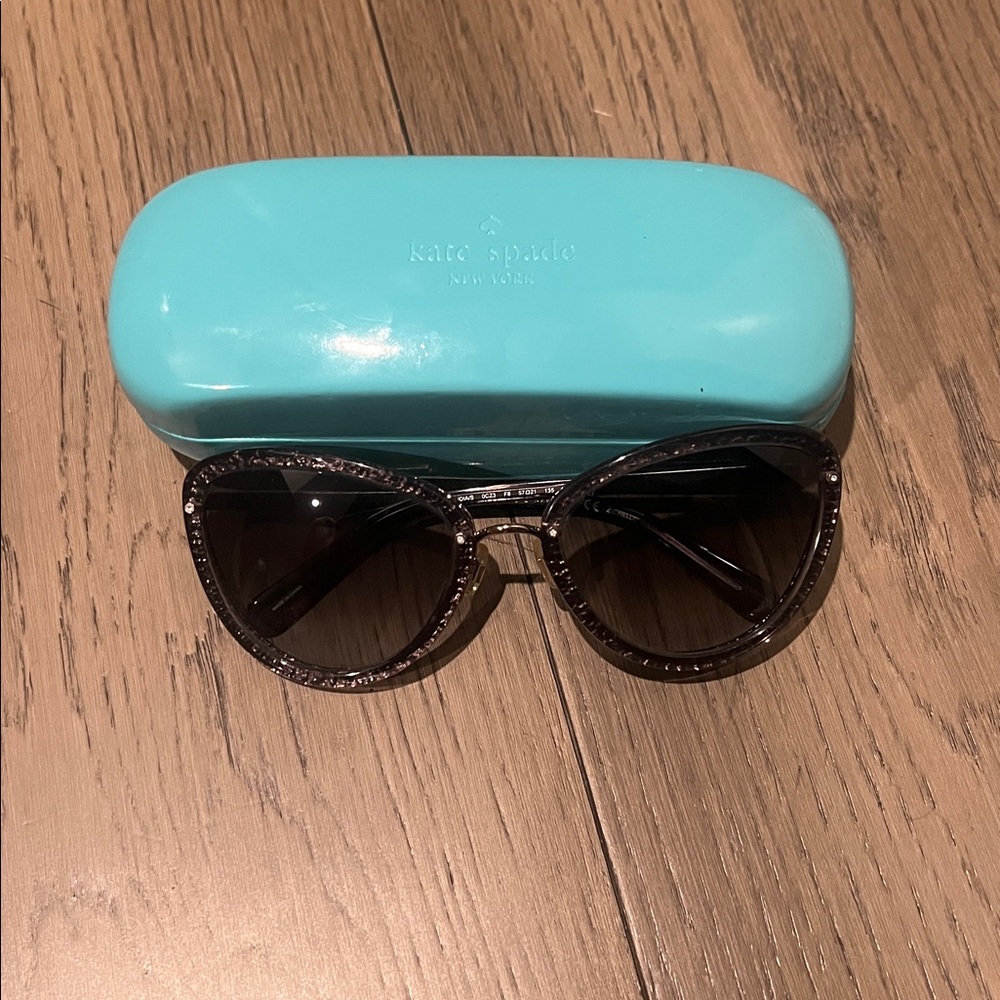 Kate Spade Stylish Black Cat-Eye Sunglasses